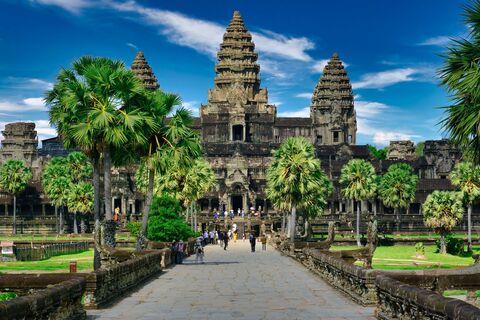 Świątynia Angor Wat — wizytówka Kambodży kambodża wakacje, kambodża z niemiec, kambodża z niemieckim biurem podróży, kambodża zwiedzanie, kambodża azja południowo-wschodnia, kambodża wycieczka, kambodża atrakcje turystyczne, kuchnia kambodżańska, kambodża kiedy odwiedzić, światynia angkor wat, kambodża sihanoukville, kambodża rajskie wyspy, kambodża klimat pogoda, kambodża stolica, phnom penh