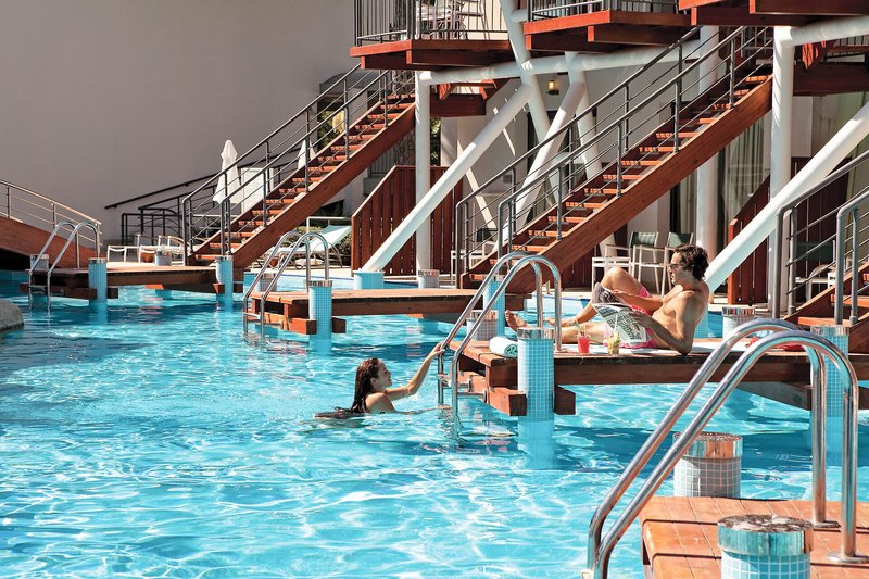 Cornelia De Luxe Resort
